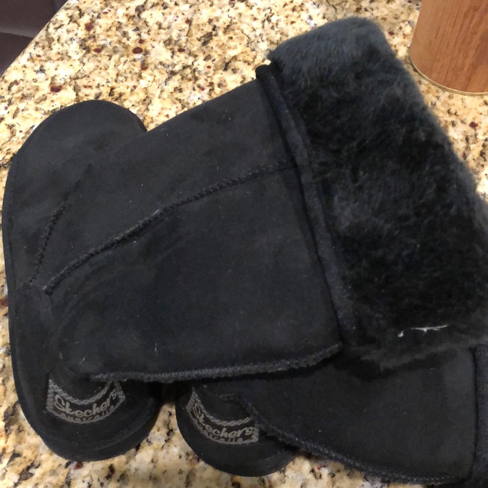 Sketchers Australia snow boots. Size 6